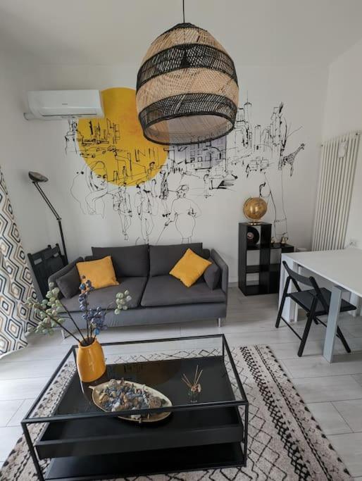 Bright Flat Just 10 Minutes From The City Centre Комо Экстерьер фото
